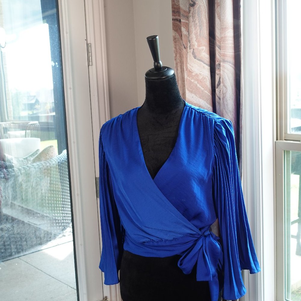 blue wrap top